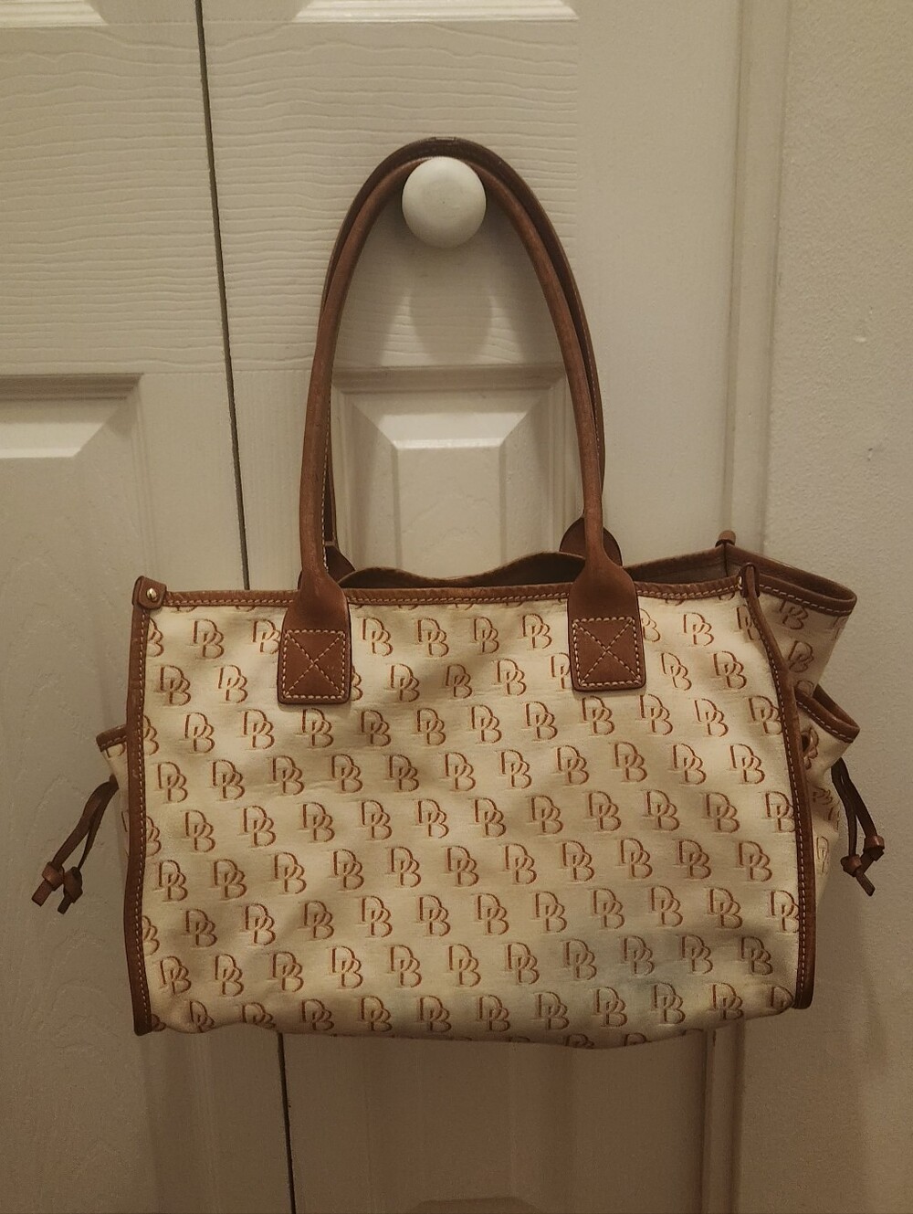 Dooney & Bourke Signature MonogramTote Bag Canvas And Leather Great Shape!